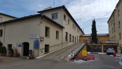 La nova entrada provisional a l'hospital es farà per la porta que hi ha al capdamunt d'aquesta rampa.